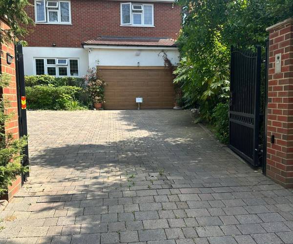 Brook Gardens, KT2