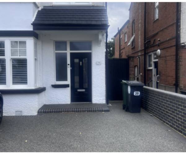 Parking on Victoria Road, E4