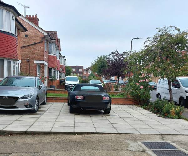 Parking on Vyner Road, W3