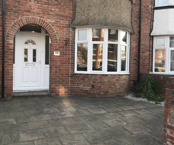 Parking on Morehall Avenue, CT19