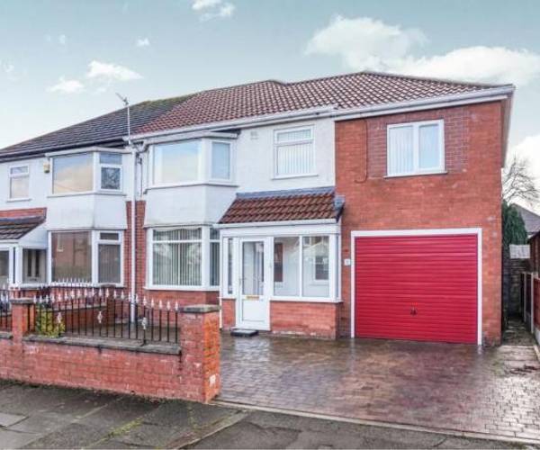 Parking on Chester Avenue, M45