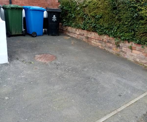 Parking on Britannia Road, M33