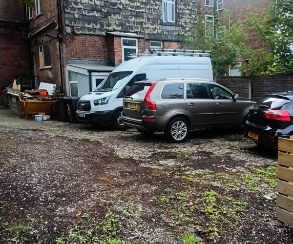 Parking on Wellington Road, M30