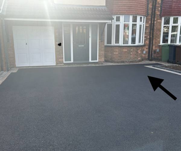 Parking on Coverdale Road, B92