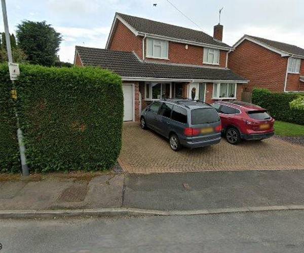 Parking on Walton Hill, DE74