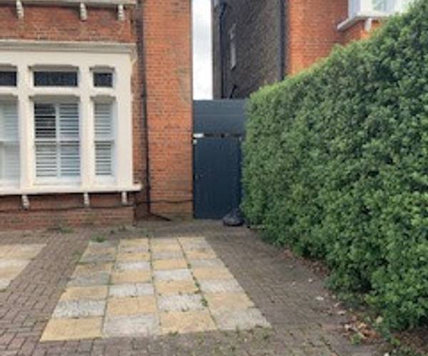 Parking on Woodside, SW19