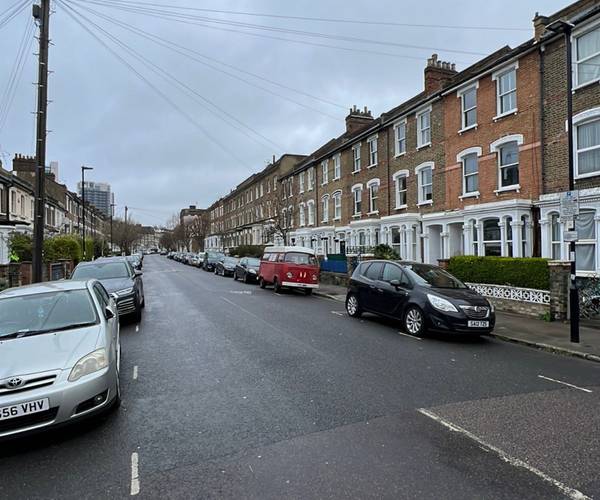Parking on St. Thomas's Road, N4