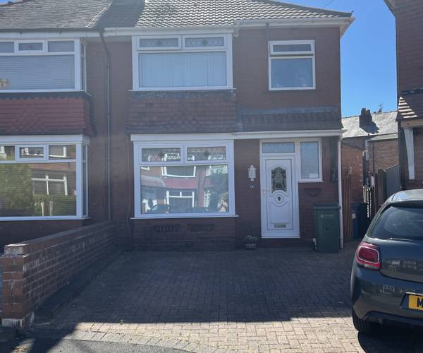 Parking on Trevor Grove, SK1