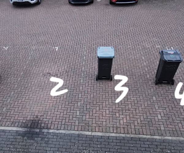 Parking on Farley Meadows, LU1