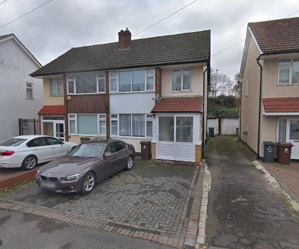 Parking on Plantagenet Gardens, RM6