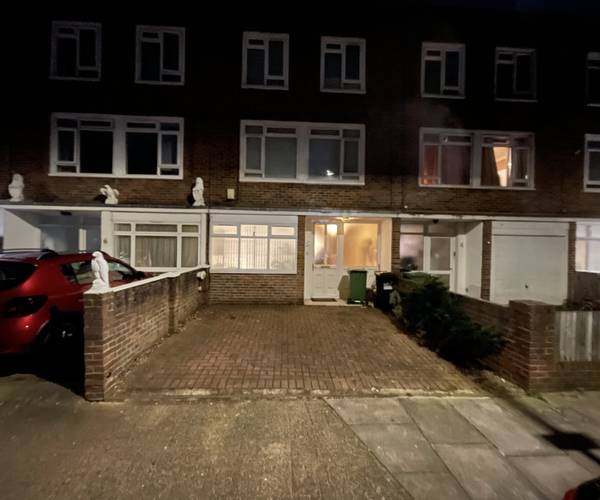 Parking on Trevanion Road, W14