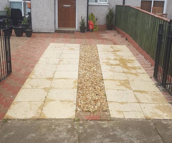 Parking on Ryedale Close, L8