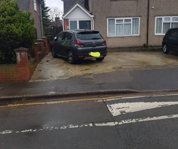 Private driveway on Park Lane, N9
