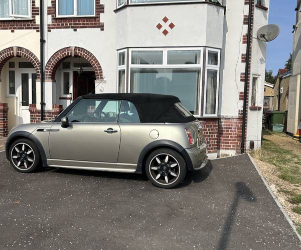 Parking on Station Avenue, KT19