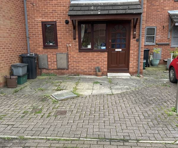 Parking on Alma Street, CH3