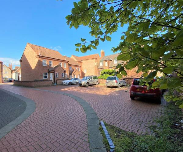 Parking on Slaughter House Lane, NG24