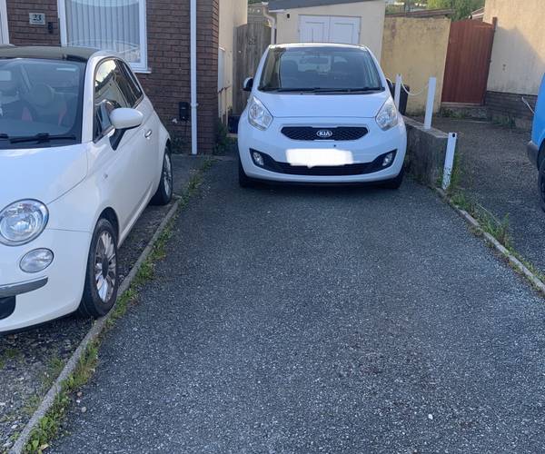 Parking on Glenview Avenue, SA72