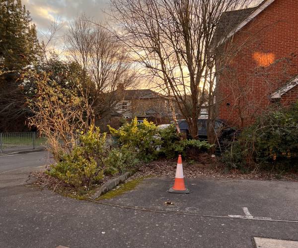 Vale Farm Road, GU21