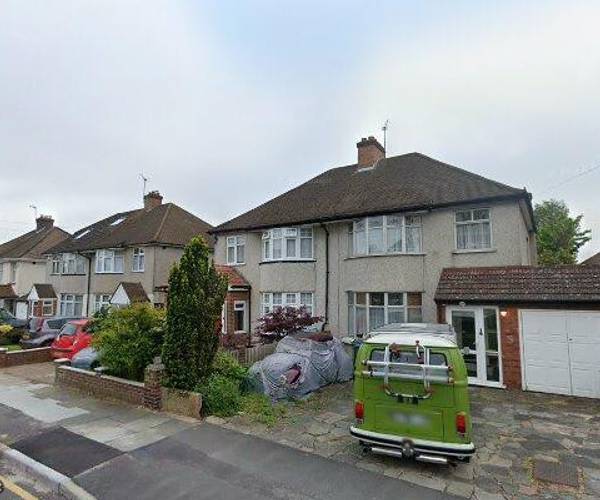 Parking on Cavendish Avenue, DA16