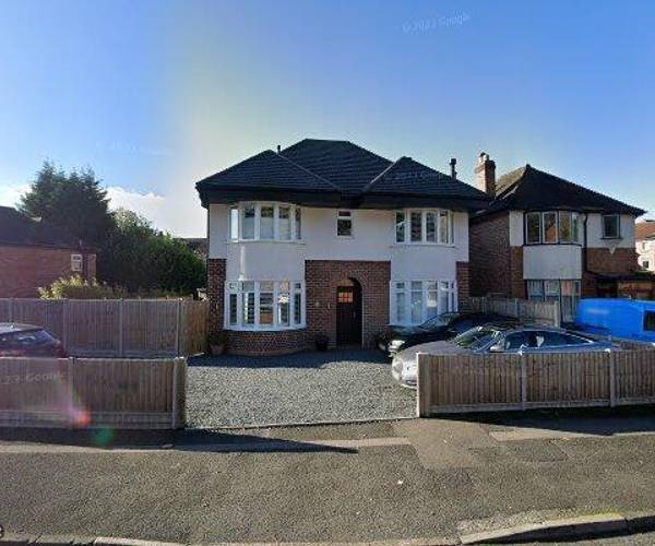 Parking on Midland Drive, B72