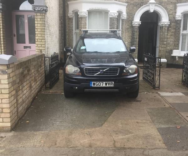 Private parking space 5 mins walk from Westfield (W12)