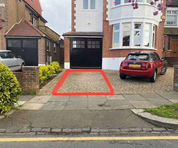 Parking on Wynchgate, N14