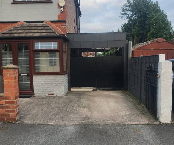 Parking on Lindum Avenue, M16