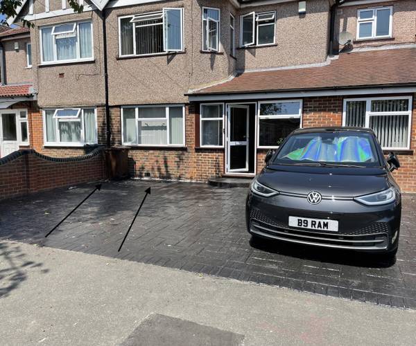 Lulworth Avenue, TW5
