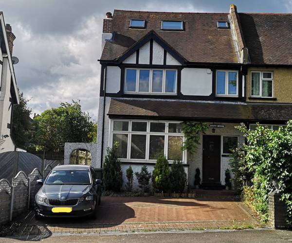 Parking on Stanley Park Road, SM5