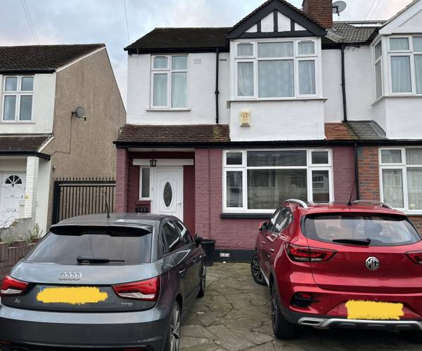 Parking on Fishpxonds Road, SW17