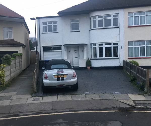 Parking on Apple Grove, EN1