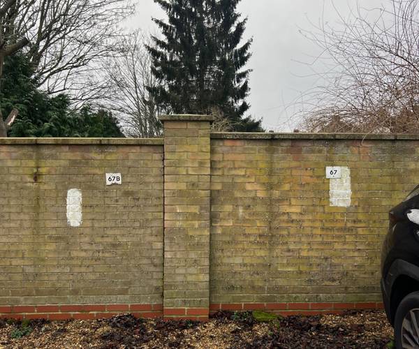 Parking on Wing Road, LU7