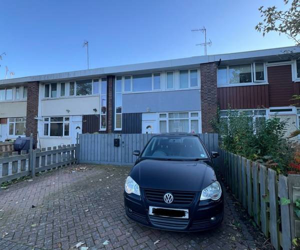 Shoreham Close, SW18