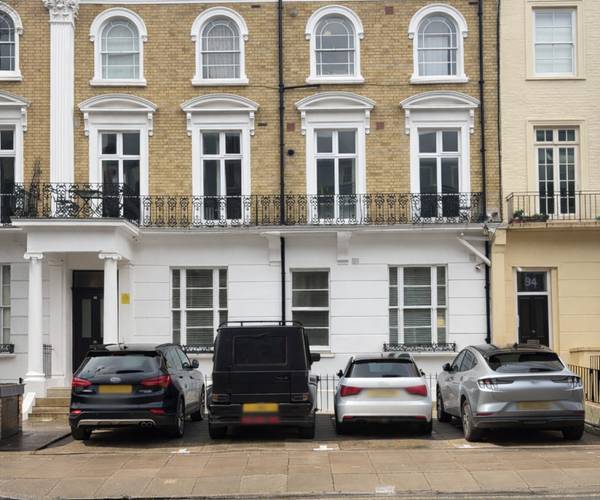 Parking on Inverness Terrace, W2