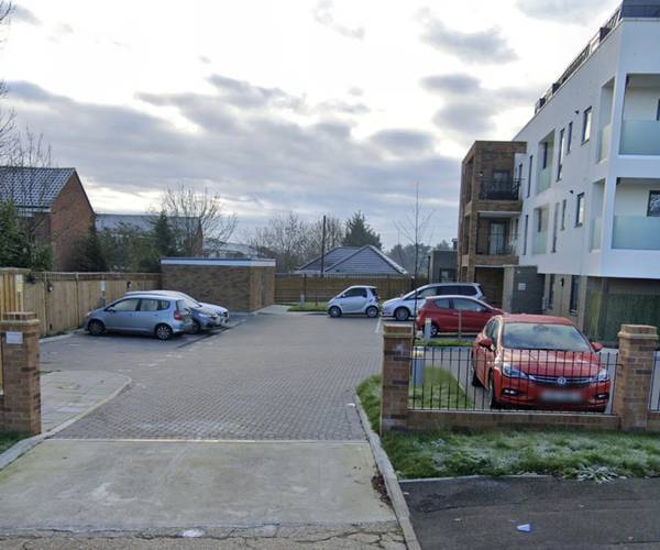 Parking on Faringdon Avenue, RM3