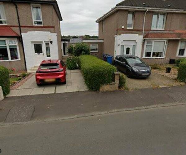 Parking on Kinmount Avenue, G44