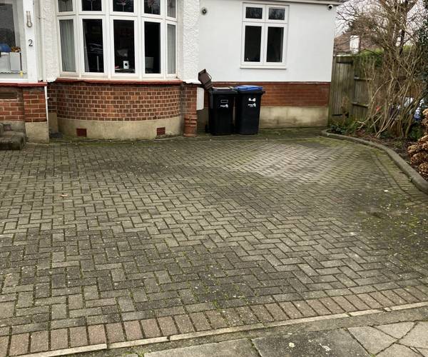 Parking on Green Moor Link, N21