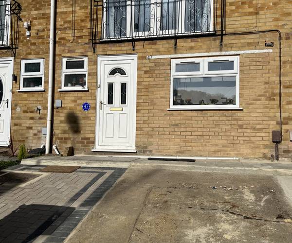 Parking on Regent Square, DA17