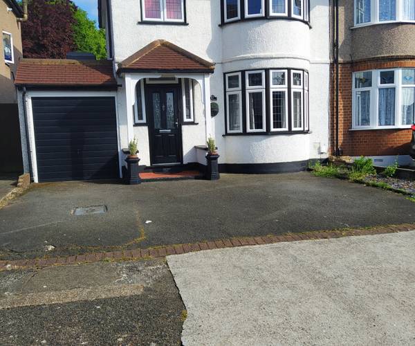 Parking on Hill Grove, RM1