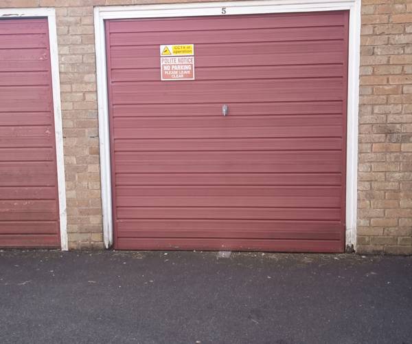 Parking on Ryton Close, B73