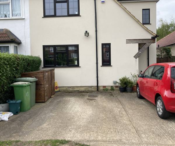 Parking on Hercies Road, UB10
