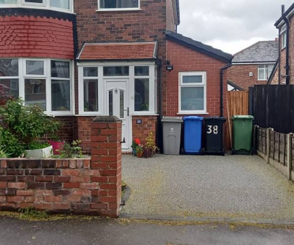 Woodstock Road, M16
