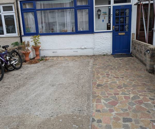 Parking on Overton Road, SE2
