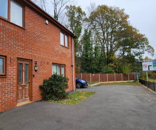 Hen Lane, CV6