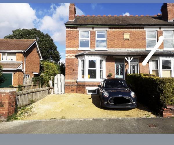 Parking on Barrs Court Road, HR1