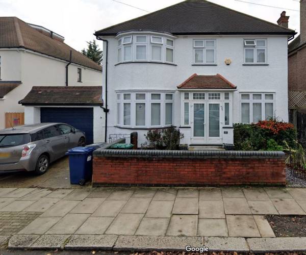 Parking on Egerton Gardens, NW4