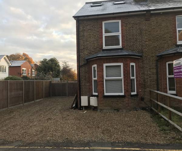 Parking on Horsell Moor, GU21