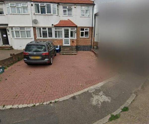 Parking on Alexandra Avenue, SM1