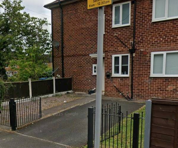 Hilary Road, M22