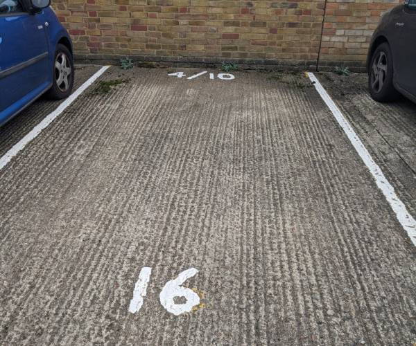 Parking on Queens Road, TW1